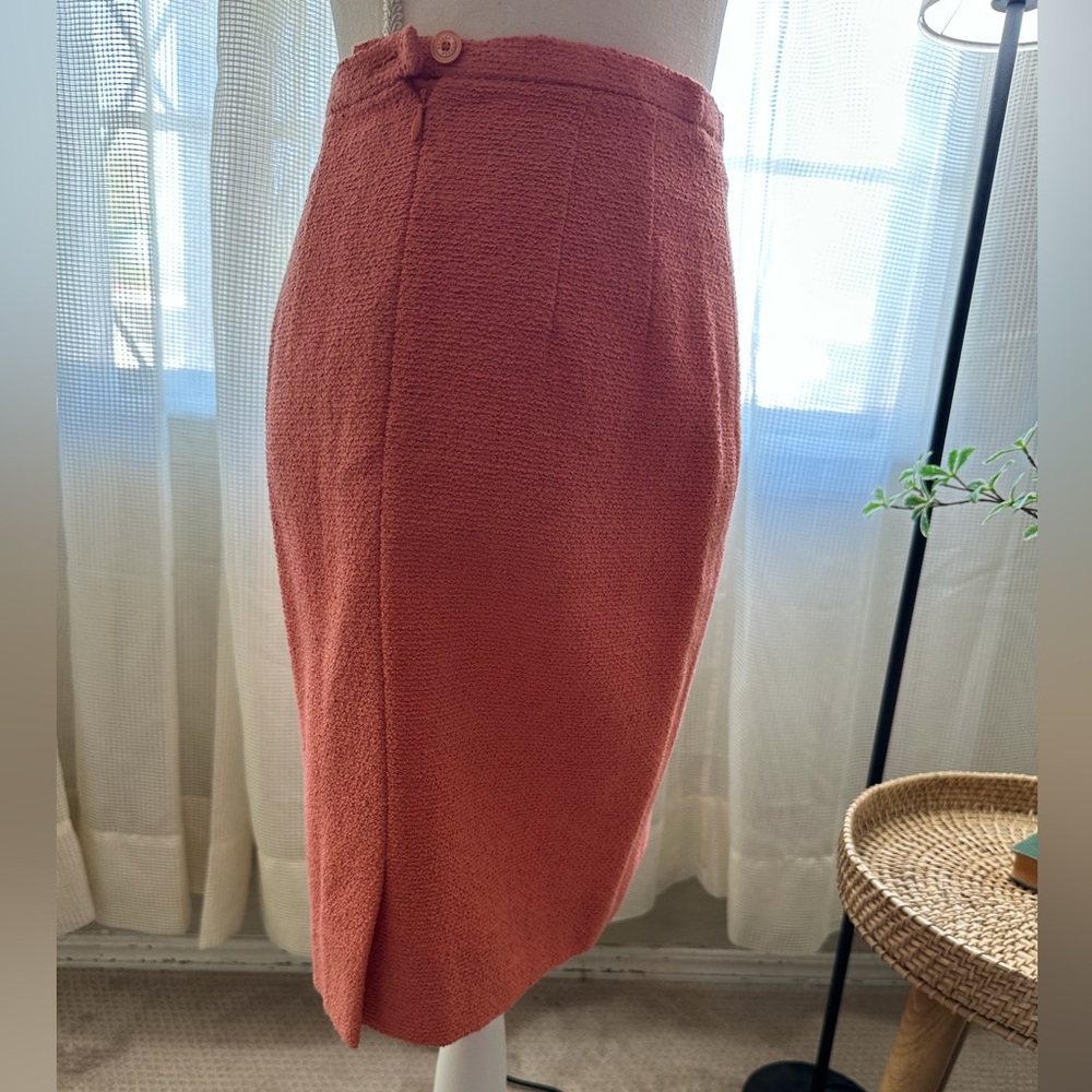 Louis Feraud Vintage Coral Embellished Women's Blazer and Skirt Set - Picture 10 of 13